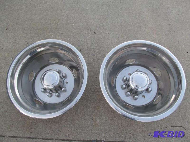 19&quot RV Hub Caps   Very nice condition...