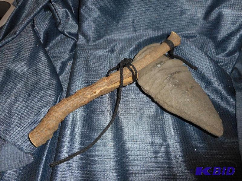 lot 100 image: Primitive Looking Club