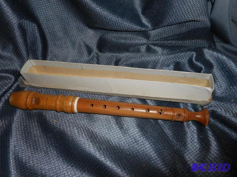 lot 108 image: Consort Recorder