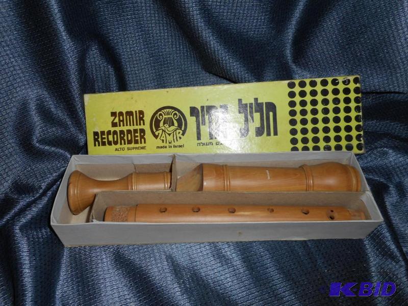 lot 109 image: Zamir Recorder