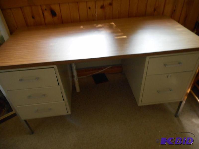 lot 130 image: Large Office Desk