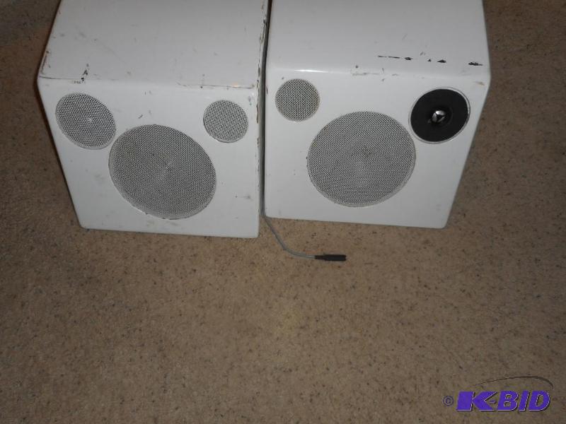 lot 16 image: Auto Speakers