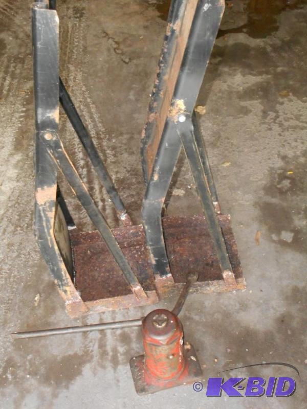 lot 163 image: Hydraulic Jack and ramps