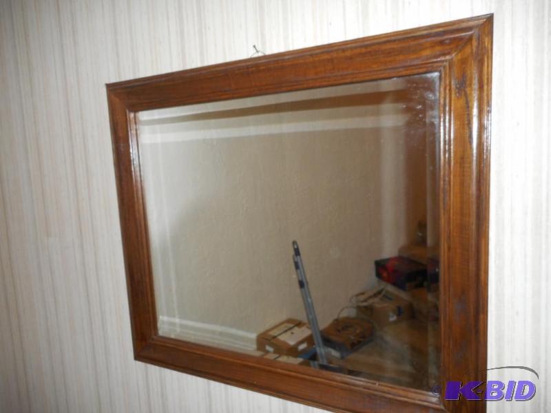 lot 177 image: Wall Mirror