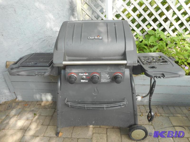 lot 184 image: Outdoor BBQ Grill
