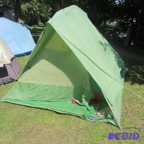 lot 193 image: Camping Tent