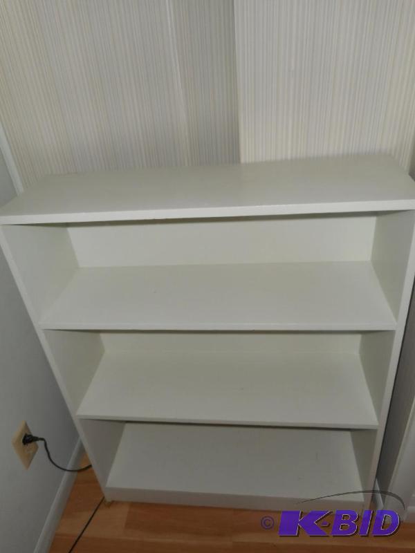 lot 21 image: Painted Book Shelf