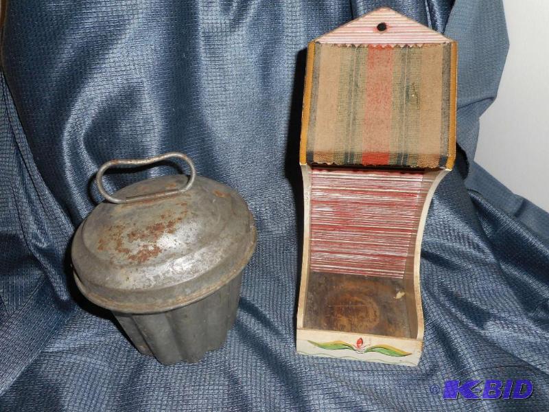 lot 33 image: Jell-O Mold and Storage