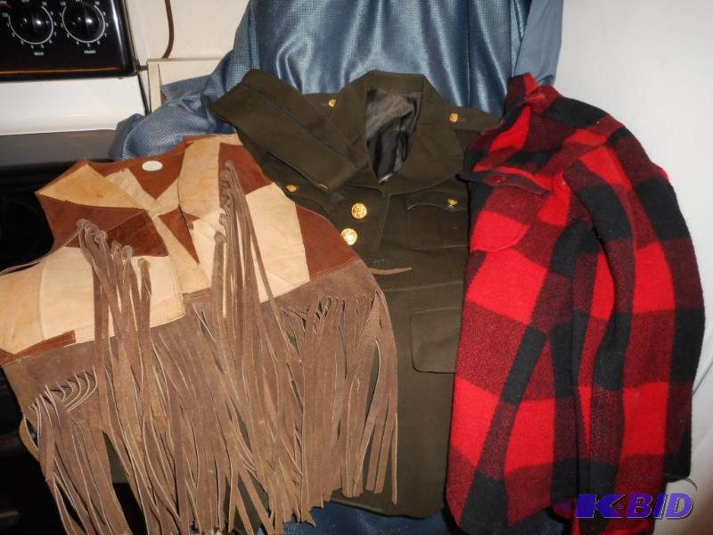 lot 36 image: Military, Vintage Clothing
