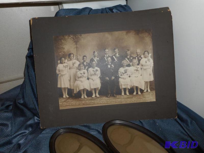 lot 46 image: New Ulm Confirmation Class