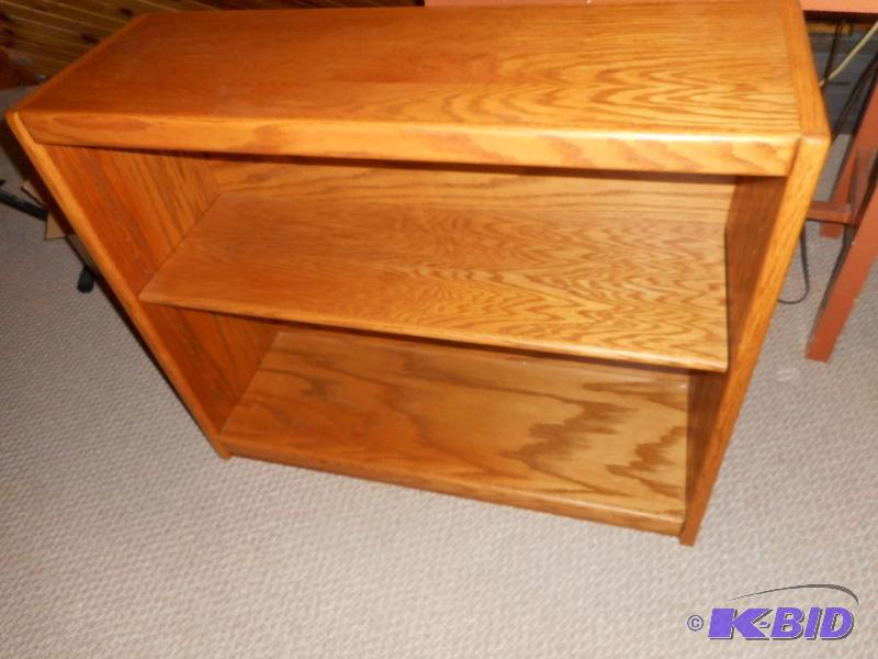 lot 47 image: Modern Oak Book Case