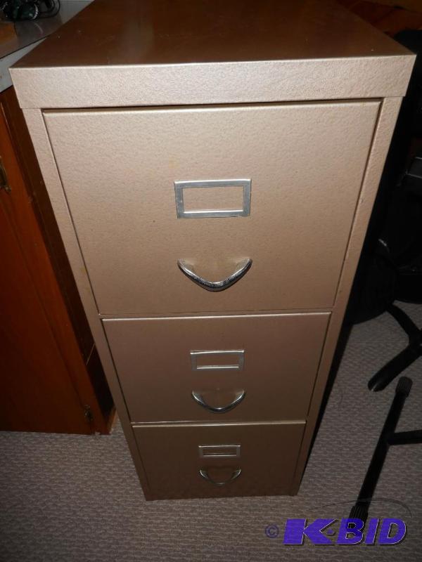 lot 48 image: Metal File Cabinet