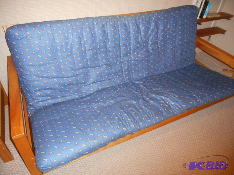 lot 51 image: Pine Futon