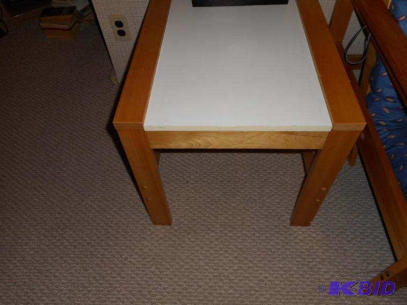 lot 52 image: Wood End Table