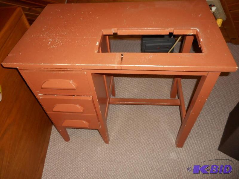 lot 54 image: Painted Sewing Desk