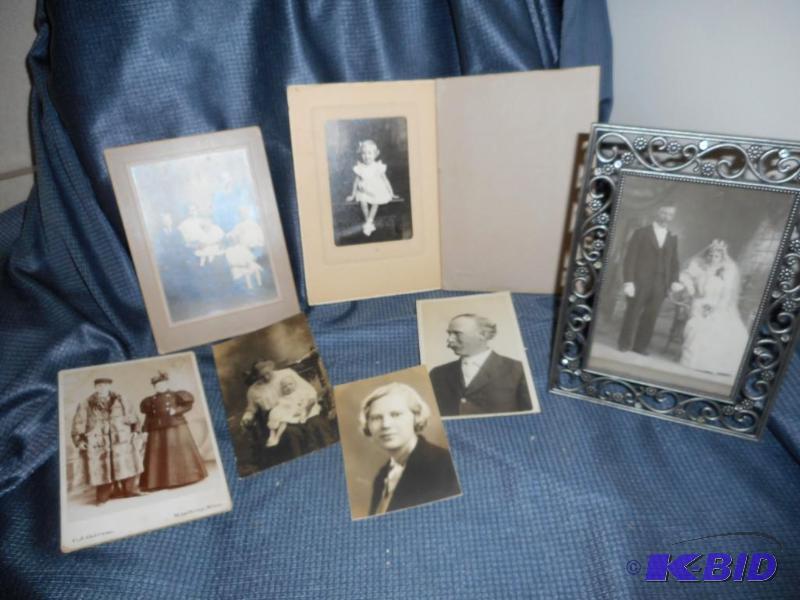 lot 55 image: Vintage Photos