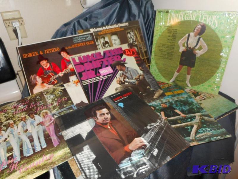 lot 92 image: Country Albums