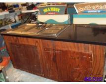 Buffet warming table, works, missing 1 wheel....