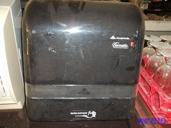 Automatic paper towel dispenser Georgia Pacif...