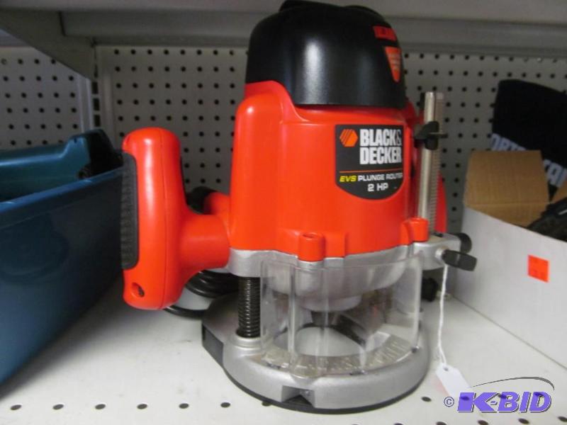 Sold at Auction: BLACK N DECKER PLUNGE ROUTER