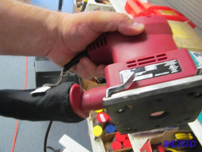 lot 20 image: Tool Shop #S1B Palm Sander NEW