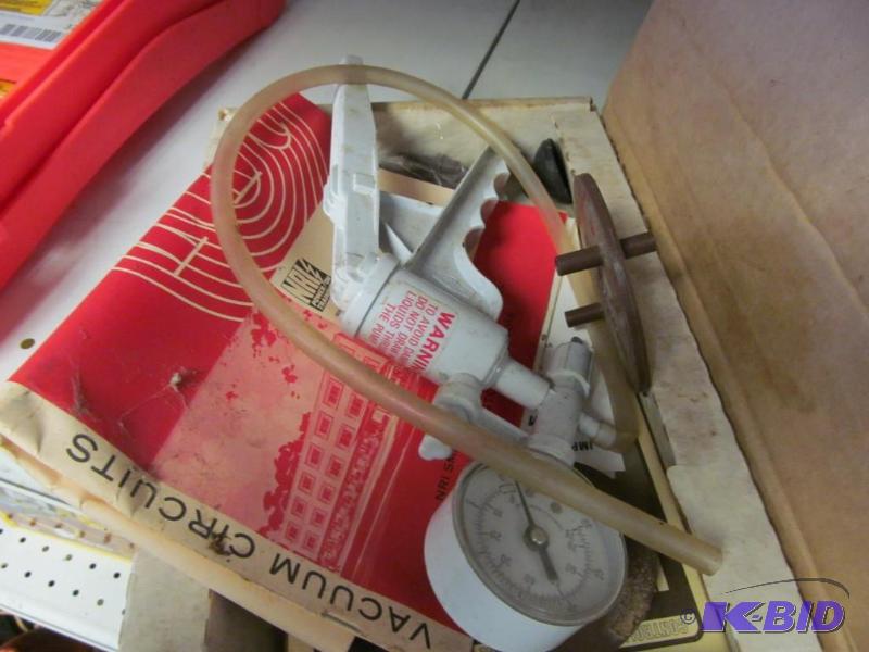lot 38 image: Mitivac pump with accessories
