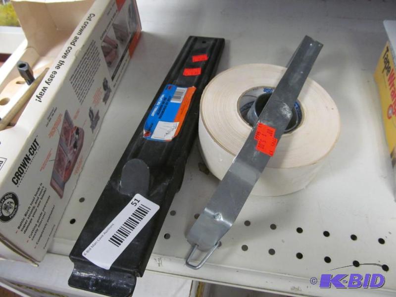 lot 51 image: drywall toe lift and tape holder