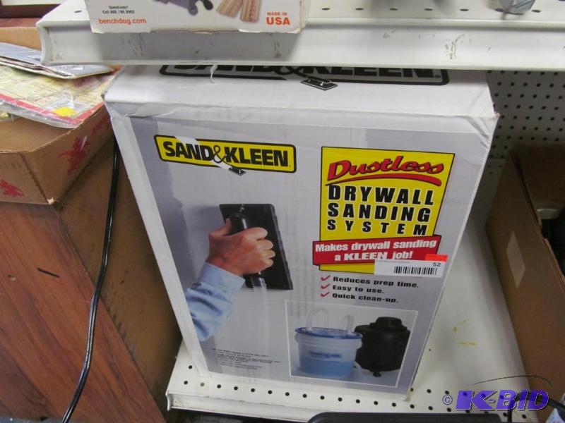 lot 52 image: Sand & Kleen dustless drywall sanding system