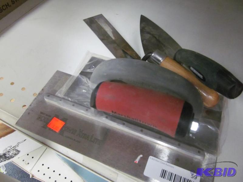 lot 59 image: Lot of putty and mudding trowels