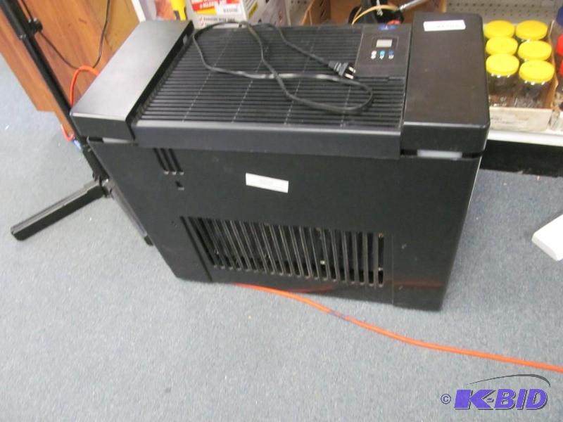 lot 61 image: whole room humidifier