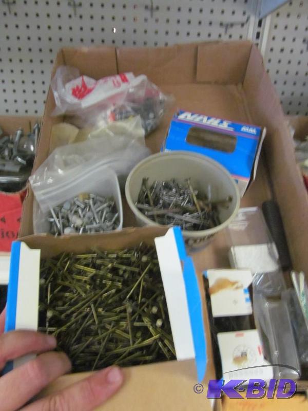 lot 76 image: lot of misc screws and nails ect