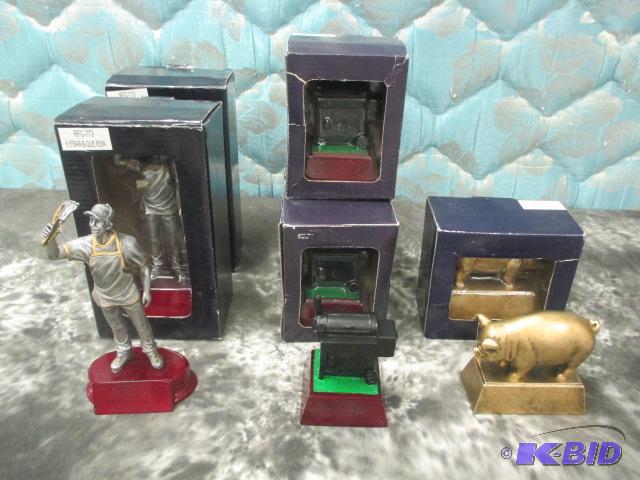 lot 00048 image: Trophy Toppers