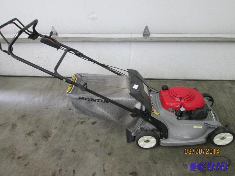 Honda Harmony 215 Push Mower With Mulch Plug LE August Lawn