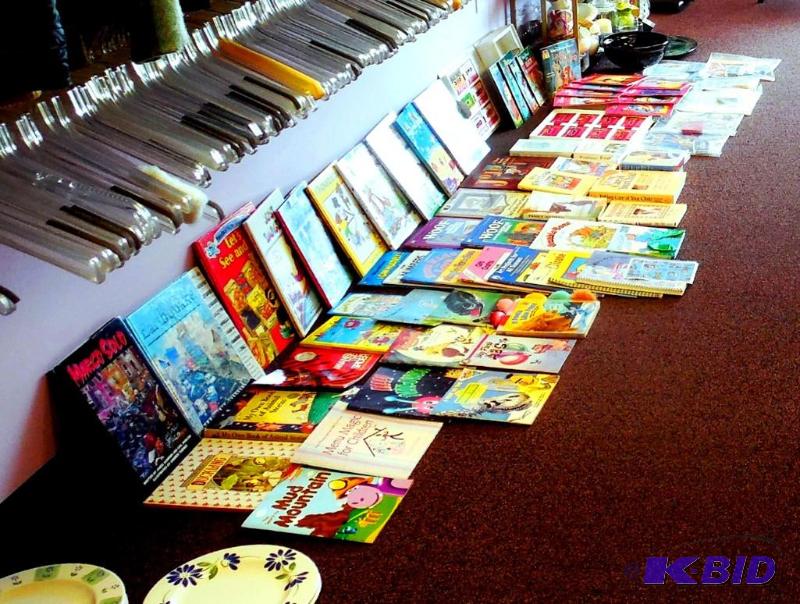 WOW 130 Books for Adults & Children (includes some tape sets).
