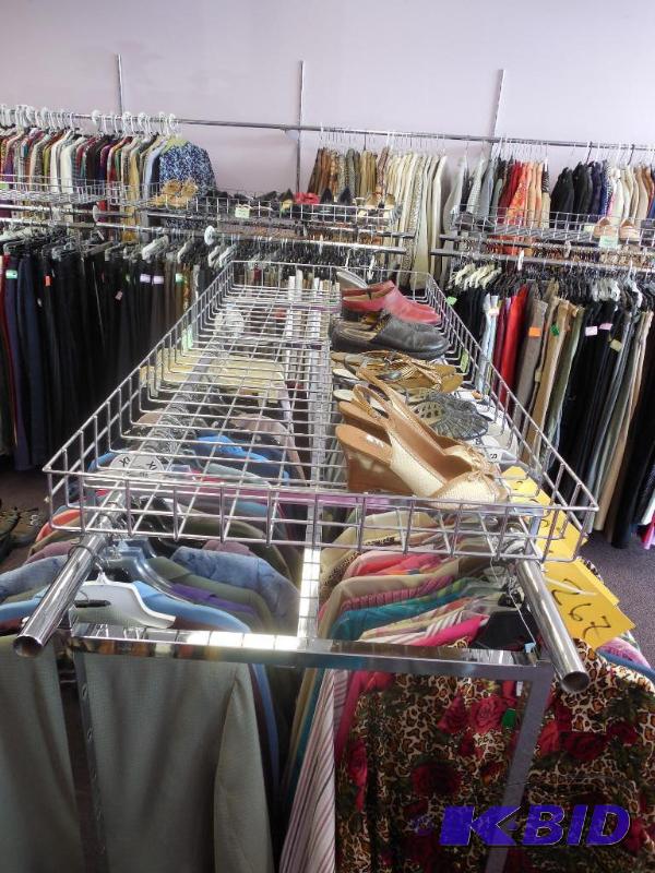 WOW 12 Clothing Racks