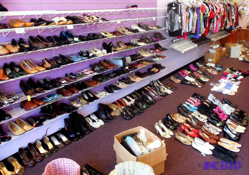 WOW 220 Pairs of ShoesBoots  Various sizes.  Tons of Great brands