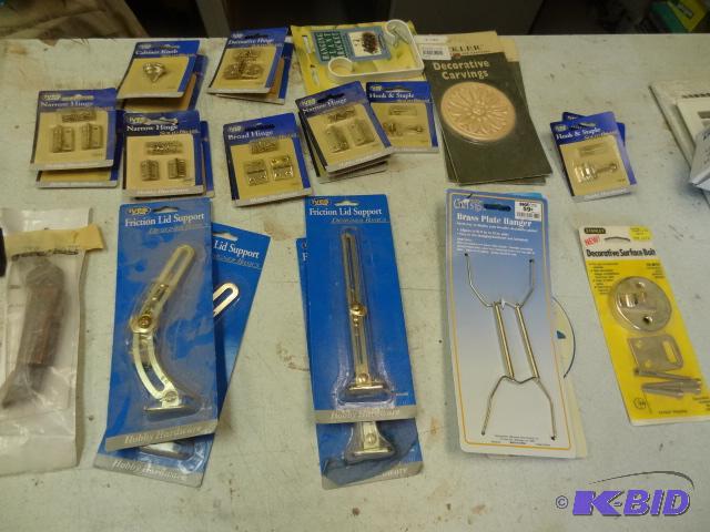 Plate Hangers. Friction Lid Supports. Bras Hi...