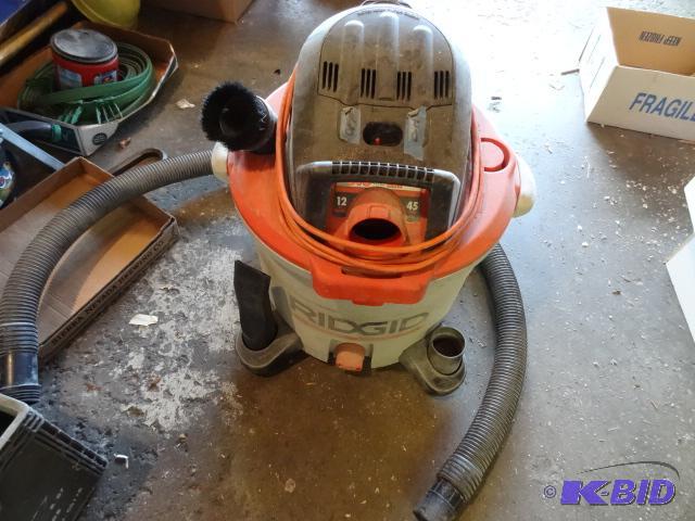 Ridgid 5 hp 12 gallon shop vac...