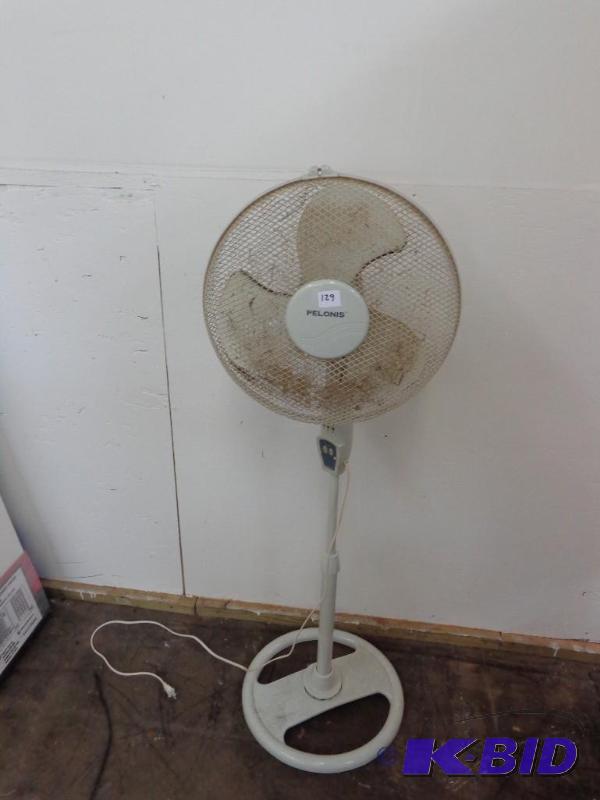 lot 129 image: Pelonis&nbspStand Up Oscillating Fan 16"...