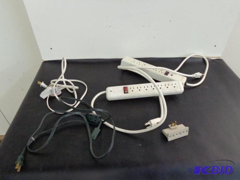 lot 133 image: Lamps and Misc Cords 2 Power Strips Hunter Gr...