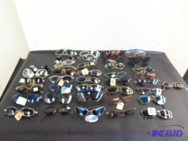 lot 142 image: Mixed Lot of Sunglasses Approx 30 Pair...