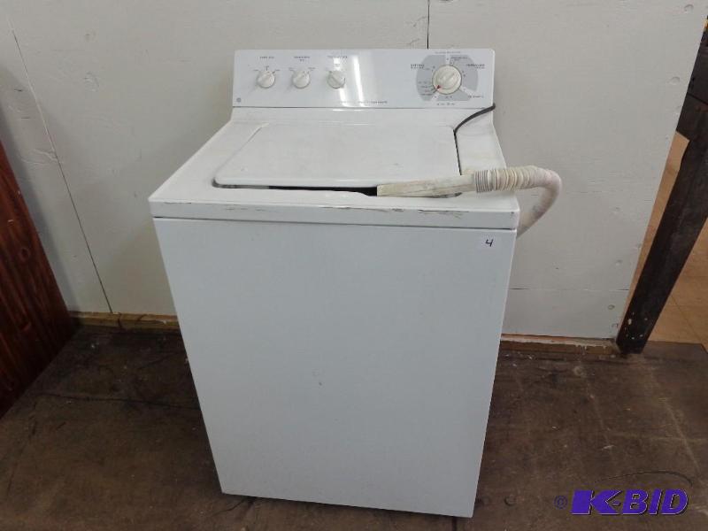 lot 4 image: GE Washer 8 Cycle 2 Speed Heavy Duty Super Ca...