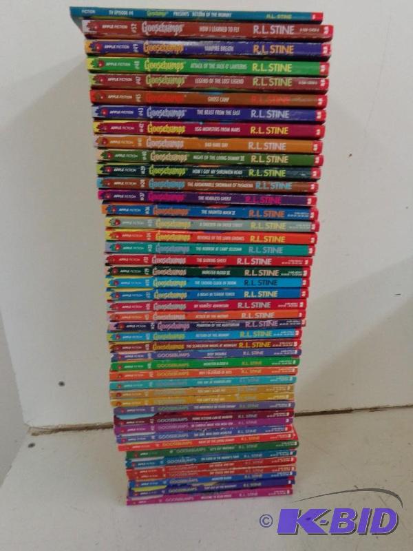 lot 45 image: R.L. Stine Goosebumps Collection Books  ...