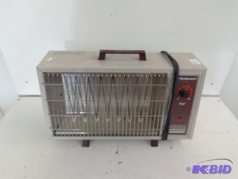 lot 57 image: Lakewood Heater 1500 Watt Powers Up and Works...