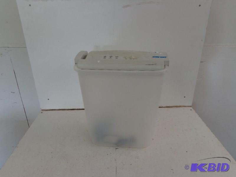 lot 60 image: Secure Shred Personal Paper Shredder Model # ...