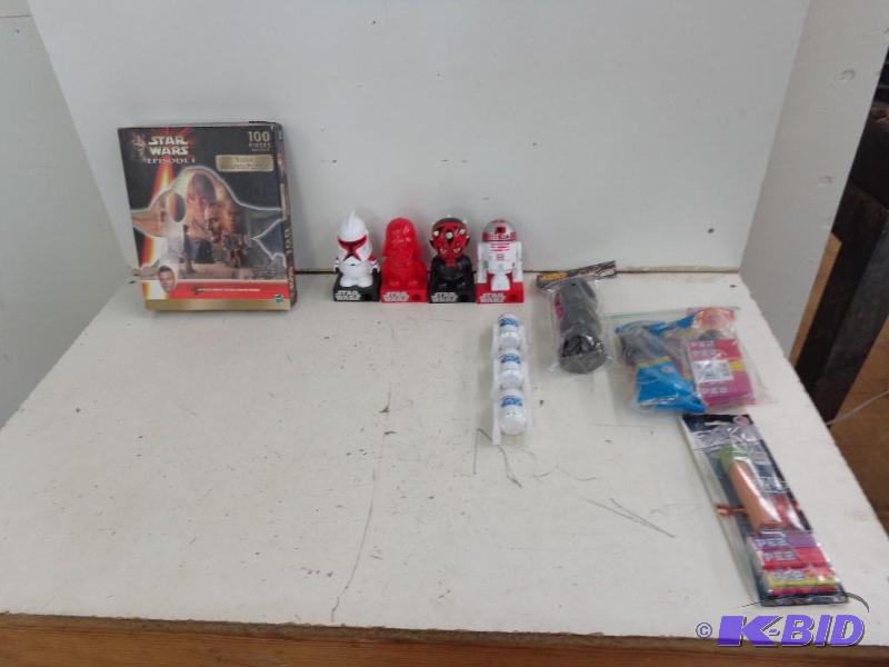 lot 93 image: Star Wars Candy Dispensers and a Puzzle Star ...