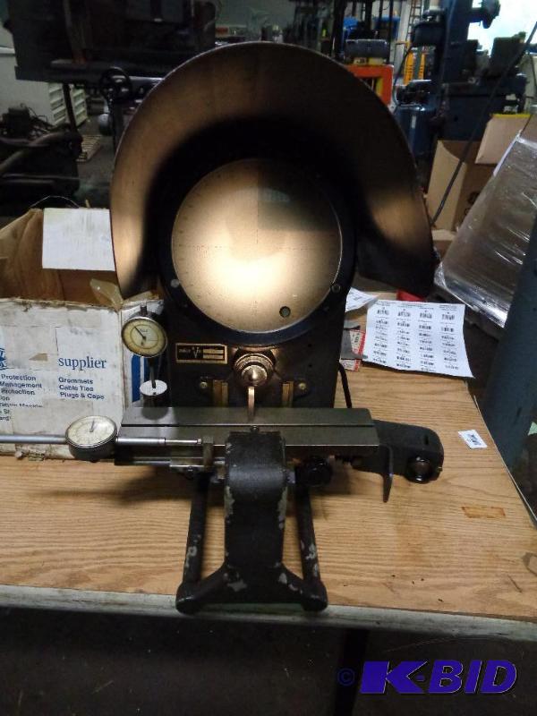 lot 20 image: Optical Comparator