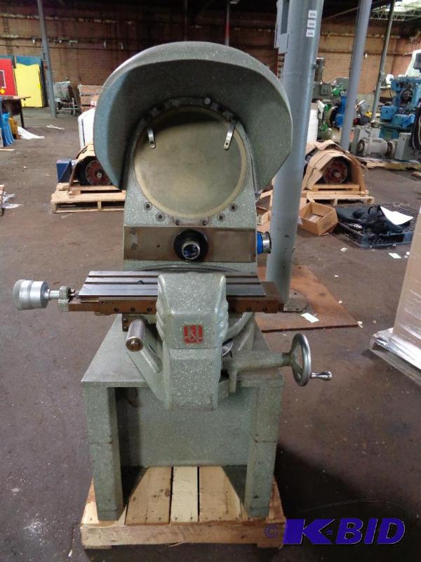 lot 23 image: Optical Comparator