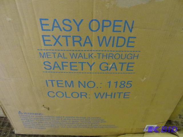lot 198 image: Regal Metal Walk Thru Safety NO 1185 Store Re...