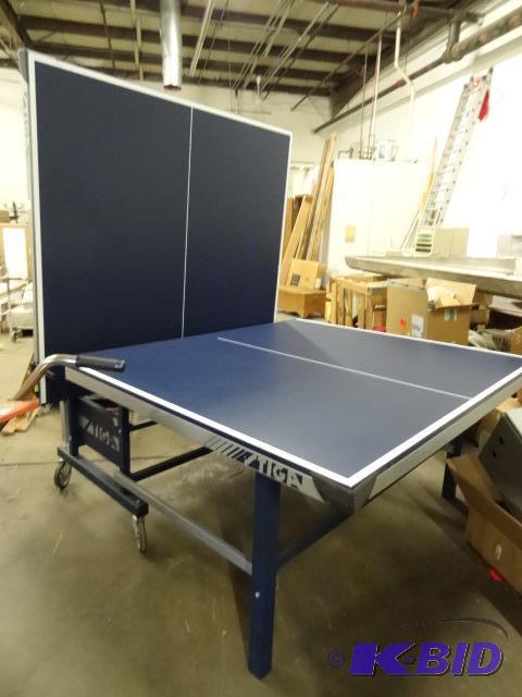 lot 2 image: Stiga Table TennisPing Pong. Folds Up on Cas...